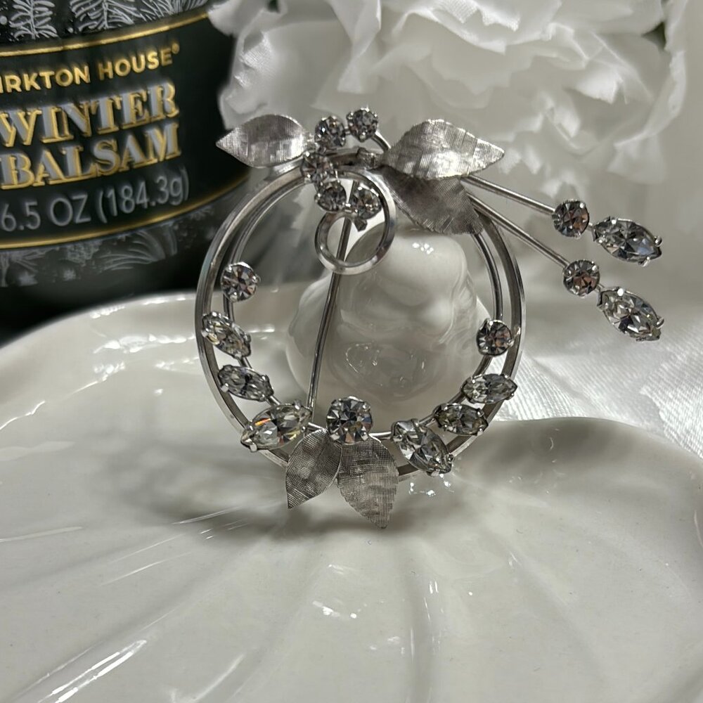 KREMENTZ RHINESTONE LEAF WREATH BROOCH